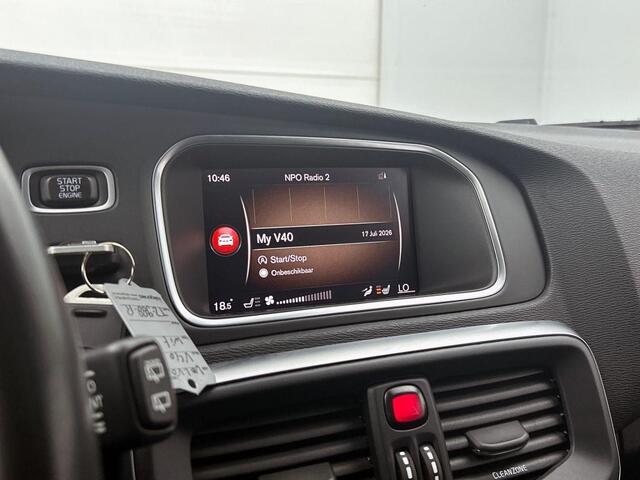 Volvo V40 CROSS COUNTRY 1.5 T3 Polar+ Luxury | Trekhaak | Panoramadak | Camera |