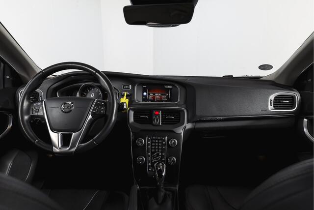 Volvo V40 CROSS COUNTRY 1.5 T3 150 PK Polar+ Luxury - Automaat Orig. NL | Panodak | Adapt. Cruise | Harman/Kardon | Stoelverw. | Standkachel | PDC | Camera | NAV | ECC | Afn.Trekhaak | LM 17" |