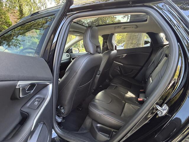 Volvo V40 CROSS COUNTRY 1.5 T3 Polar+ Luxury DAB Pano Keyless Harman Kardon