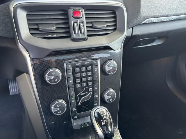 Volvo V40 CROSS COUNTRY 1.5 T3 Polar+ Luxury DAB Pano Keyless Harman Kardon