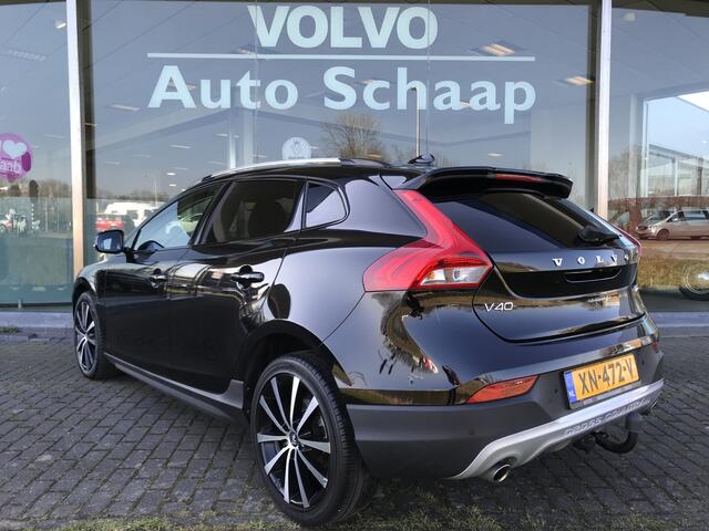 Volvo V40 CROSS COUNTRY 1.5 T3 Polar+ Luxury Automaat | Rijklaar incl 12 mnd Bovag | Panoramadak DAB Camera Trekhaak Keyless