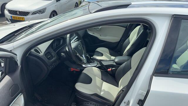Volvo V40 CROSS COUNTRY 1.5 T3 Nordic+