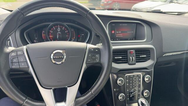 Volvo V40 CROSS COUNTRY 1.5 T3 Nordic+