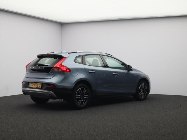 Volvo V40 CROSS COUNTRY T3 152PK Edition+ / Adaptive Cruise / BLIS / Leder / Parkeerverwarming / Panoramisch Dak / Stoelverwarming /