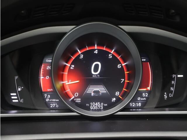 Volvo V40 CROSS COUNTRY T3 152PK Edition+ / Adaptive Cruise / BLIS / Leder / Parkeerverwarming / Panoramisch Dak / Stoelverwarming /