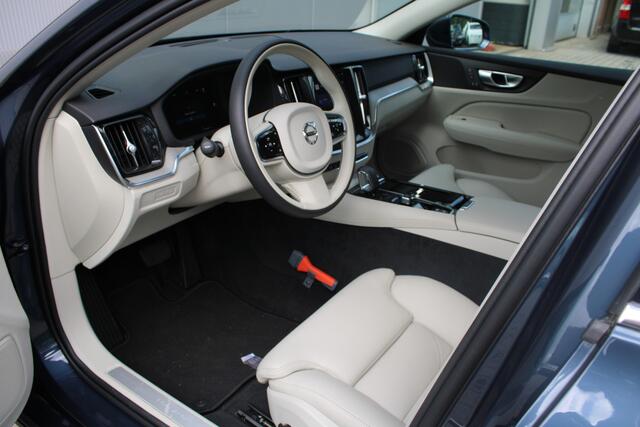Volvo V60 T6 Recharge AWD Plus Bright