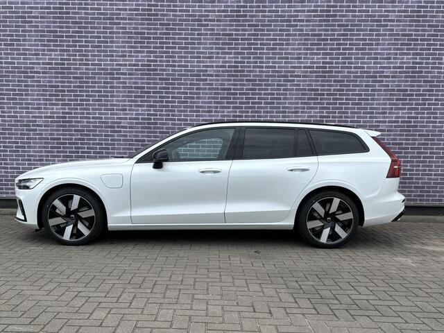 Volvo V60 T6 Recharge AWD Ultra Dark Long Range - Uit voorraad leverbaar! - Head-up Display | Panoramadak | 19" LM velgen | Contourstoelen | Harman Kardon audio