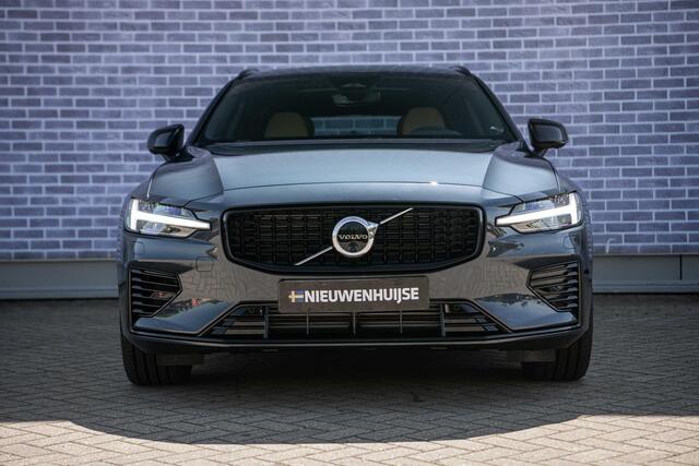 Volvo V60 2.0 T6 Recharge AWD Ultra Dark | Uit Voorraad Leverbaar | Stoel Ventilatie en Massage | Bowers & Wilkins | 360 Camera | Gelamineerd Glas |