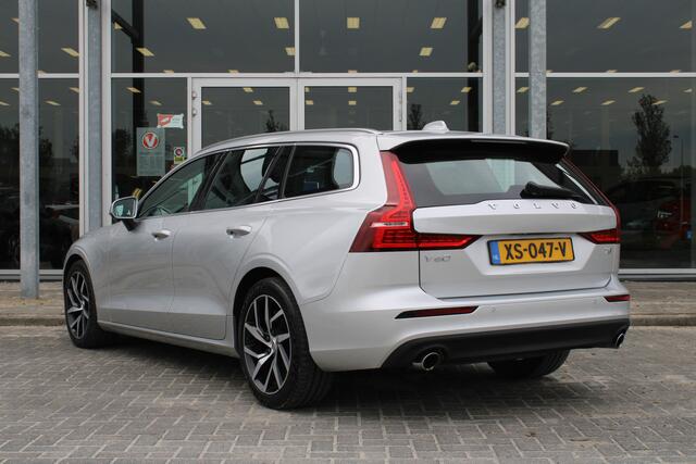 Volvo V60 2.0 T5 Momentum Pro / AppleCarplay / Verw. Voorstoelen / PDC V + A / 18" LMV