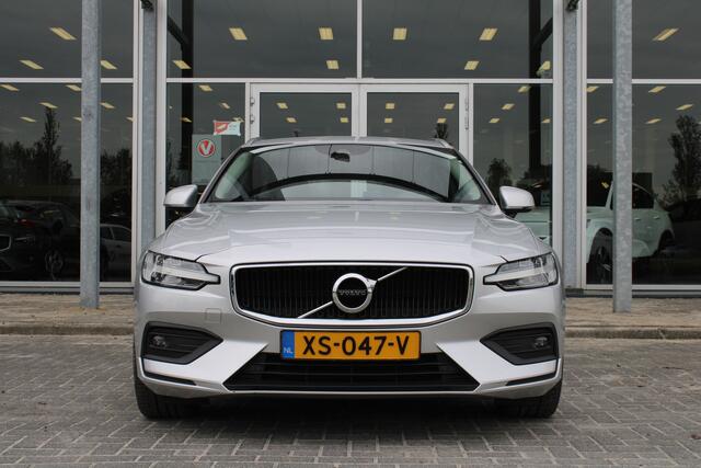 Volvo V60 2.0 T5 Momentum Pro / AppleCarplay / Verw. Voorstoelen / PDC V + A / 18" LMV
