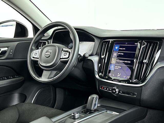 Volvo V60 B3 Aut. Momentum Advantage | Parkeercamera | Stoel- en stuurverwarming | Trekhaak