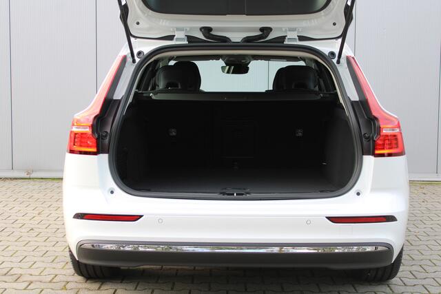 Volvo V60 2.0 T6 Recharge AWD Essential Edition Adaptieve Cruise