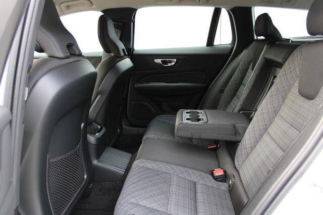 Volvo V60 2.0 T6 Recharge AWD Essential Edition Adaptieve Cruise