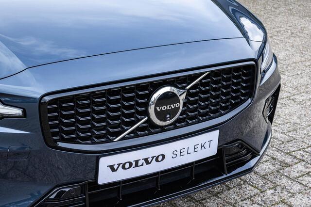 Volvo V60 B3 Automaat Plus Dark | Panoramadak | Premium Audio by Harman Kardon | 360º Camera | Semi elektrische trekhaak | Adaptive Cruise control | Stoel- en stuurverwarming | Verwarmbare achterbank