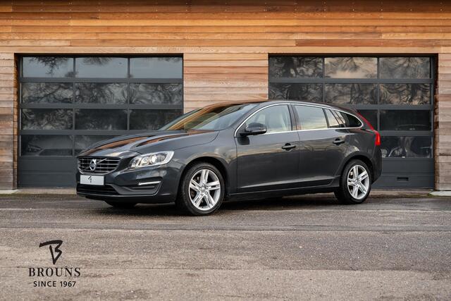 Volvo V60 1.5 T2 Momentum Aut. *Leder-Xenon-Standverwarming