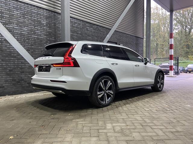 Volvo V60 B5 AWD Ultimate Bright | Bowers&Wilkins | Head-Up | Panoramadak | Massage+Ventilatie | 360° Camera