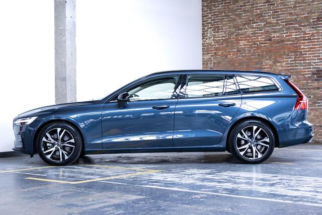 Volvo V60 B4 Automaat Plus Dark | Stoel- en stuurverwarming | Elektrische achterklep | Parkeercamera | Verwarmde achterbank | Wegklapbare trekhaak | Google infotainment