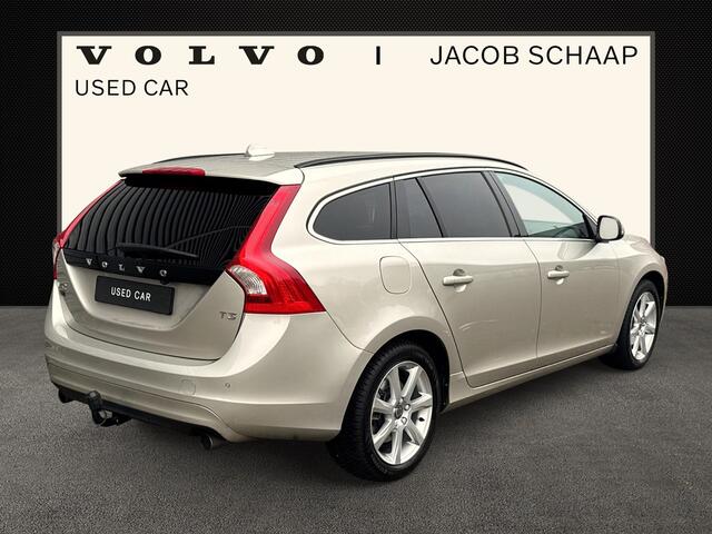 Volvo V60 1.5 T3 Polar+ / Blis / glazen schuif-/kanteldak / Verwarmbaar stuurwiel /