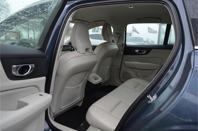 Volvo V60 2.0 T5 Inscription Pilot Assist | Memory stoel | Leer | Trekhaak wegklap | Stoelverwarming | Hout inleg | a.Camera | Carplay