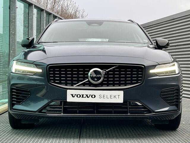 Volvo V60 2.0 T6 Plug-in hybrid AWD Plus Dark , Automaat , Adaptive Cruise , Panoramadak , 360 Camera , Harman/Kardon , Stoel+Stuur+Achterbank Verwarmd , Google , Carplay , BLIS , Pilot Assist , Elek. verstelbare stoelen met geheugen ,
