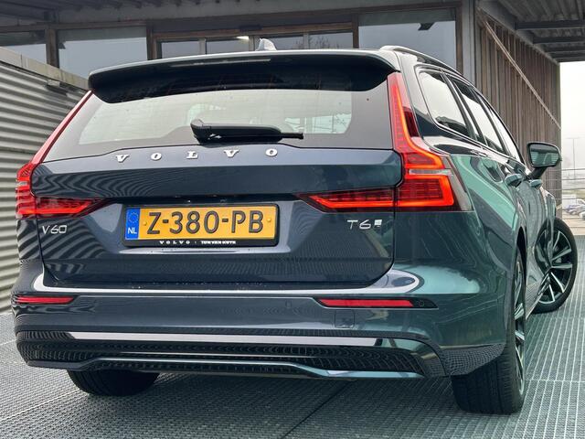 Volvo V60 2.0 T6 Plug-in hybrid AWD Plus Dark , Automaat , Adaptive Cruise , Panoramadak , 360 Camera , Harman/Kardon , Stoel+Stuur+Achterbank Verwarmd , Google , Carplay , BLIS , Pilot Assist , Elek. verstelbare stoelen met geheugen ,