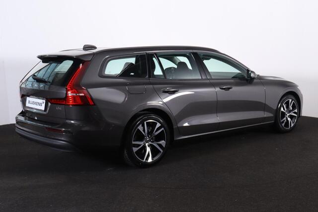Volvo V60 B4 Essential Edition - IntelliSafe Assist & Surround - Parkeercamera achter - Verwarmde voorstoelen, stuur & achterbank - Parkeersensoren voor & achter - Draadloze tel. lader - 18' LMV