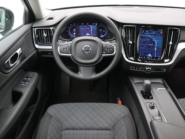 Volvo V60 2.0 B3 163pk Essential Edition AUTOMAAT / Adaptieve Cruise Control / Stoelverwarming Voor & Achter / 17" LMV / Navigatie (Google) / 1800KG Trekgewicht / 1ste Eigenaar / Historie bekend / NL Auto / Apple CarPlay & Android Auto /