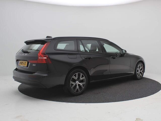 Volvo V60 2.0 B3 163pk Essential Edition AUTOMAAT / Adaptieve Cruise Control / Stoelverwarming Voor & Achter / 17" LMV / Navigatie (Google) / 1800KG Trekgewicht / 1ste Eigenaar / Historie bekend / NL Auto / Apple CarPlay & Android Auto /