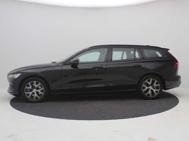 Volvo V60 2.0 B3 163pk Essential Edition AUTOMAAT / Adaptieve Cruise Control / Stoelverwarming Voor & Achter / 17" LMV / Navigatie (Google) / 1800KG Trekgewicht / 1ste Eigenaar / Historie bekend / NL Auto / Apple CarPlay & Android Auto /