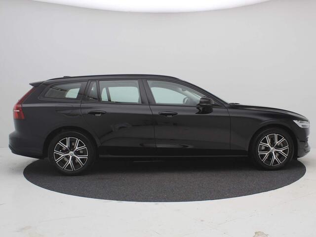 Volvo V60 2.0 B3 163pk Essential Edition AUTOMAAT / Adaptieve Cruise Control / Stoelverwarming Voor & Achter / 17" LMV / Navigatie (Google) / 1800KG Trekgewicht / 1ste Eigenaar / Historie bekend / NL Auto / Apple CarPlay & Android Auto /