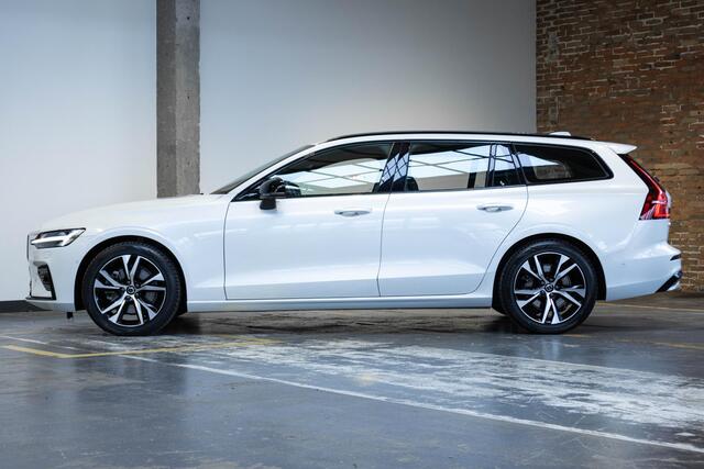 Volvo V60 B3 Automaat Plus Dark | Adaptive cruise control | 360° parkeercamera | Wegklapbare trekhaak | Stoelverwarming | Parkeerverwarming | Harman Kardon premium audio | Stoel & Stuurwielverwarming | BLIS |