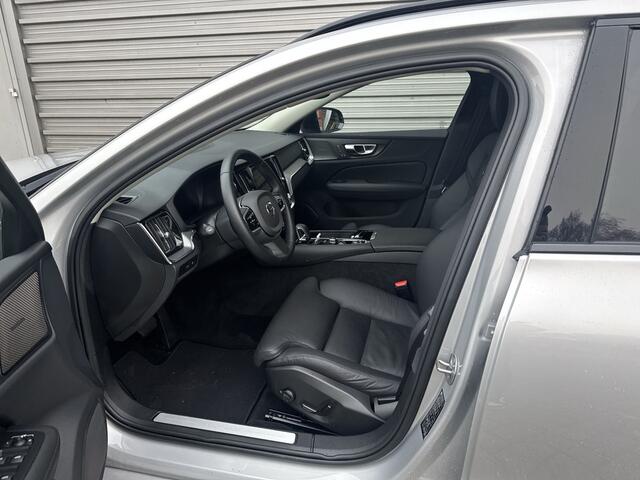 Volvo V60 2.0 T6 Plug-in hybrid AWD Plus Dark / Audio Harman Kardon / Blis / Lichtmetalen velgen 18" /