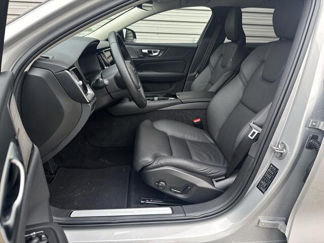 Volvo V60 2.0 T6 Plug-in hybrid AWD Plus Dark / Audio Harman Kardon / Blis / Lichtmetalen velgen 18" /
