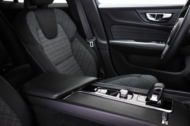 Volvo V60 2.0 B3 Core | CLIMATE / PARK ASSIST- PACK | VOORRUITVERWARMING | TREKHAAK