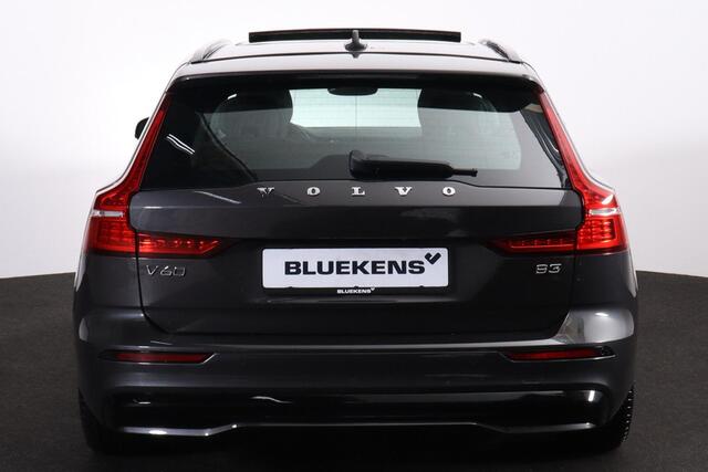 Volvo V60 B3 Plus Dark - Panorama/schuifdak - IntelliSafe Assist - 360º Camera - Harman/Kardon audio - Adaptieve LED koplampen - Verwarmde voorstoelen, stuur & achterbank - Parkeersensoren voor & achter - Elektr. bedienb. voorstoelen met geheugen - Draadloze tel. l
