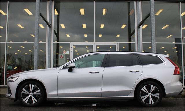 Volvo V60 2.0 B3 Momentum Business | Trekhaak | Adapt. Cruise | AppleCarplay | Getint glas | Camera