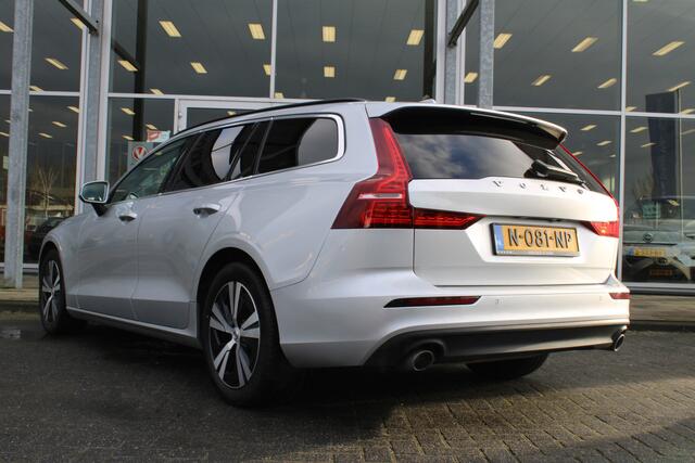 Volvo V60 2.0 B3 Momentum Business | Trekhaak | Adapt. Cruise | AppleCarplay | Getint glas | Camera