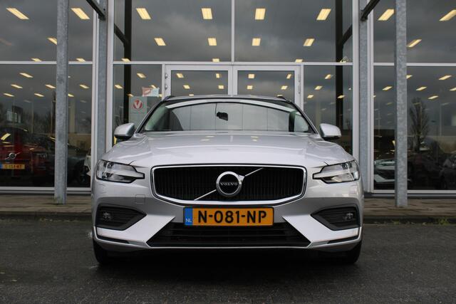 Volvo V60 2.0 B3 Momentum Business | Trekhaak | Adapt. Cruise | AppleCarplay | Getint glas | Camera