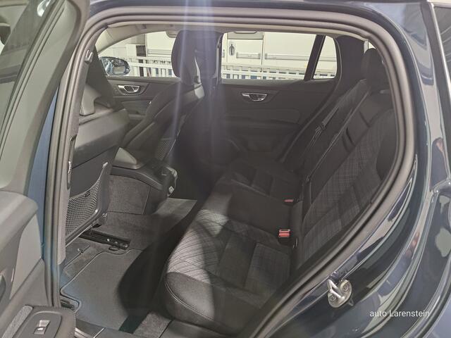 Volvo V60 2.0 B4 211pk Plus Core Edition Aut.155kw Carplay / Adapt.Cruise C./ Elektr.A.Klep / A.Camera / Navigatie Trekhaak af fabriek / Trekgewicht 1800kg