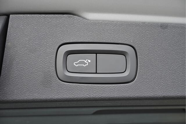 Volvo V60 2.0 T5 251PK! Automaat Momentum BJ2019 Lmv 18" | Led | Elek. achterklep | Pdc | Navi | Virtual cockpit | Climate control | Cruise control | Getint glas