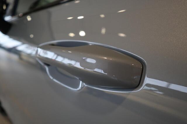 Volvo V60 2.0 T6 Plug-in hybrid AWD Ultra Dark | Sportstoelen | 360 Camera | 19'' LM |