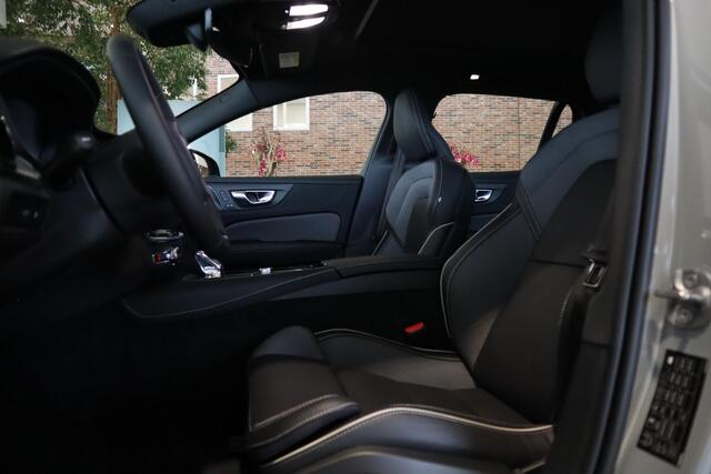 Volvo V60 2.0 T6 Plug-in hybrid AWD Ultra Dark | Sportstoelen | 360 Camera | 19'' LM |