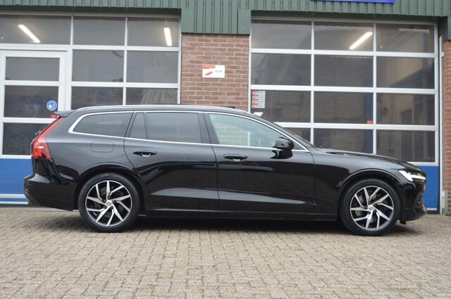Volvo V60 2.0 T5 Momentum | AUT - PANODAK - NAVI