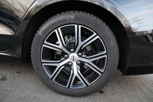 Volvo V60 2.0 B3 Essential Edition | verwarmde voor- en achterstoelen | Stuurverwarming | Pilot Assist