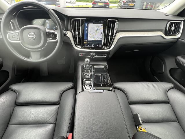 Volvo V60 2.0 T8 Twin Engine 390 pk AWD Inscription Panoramadak Trekhaak Leder Stoelverwarming Standkachel Led Koplampen Apple Carplay Android Auto NL Auto 1e Eigenaar Plug in Hybride BTW Auto