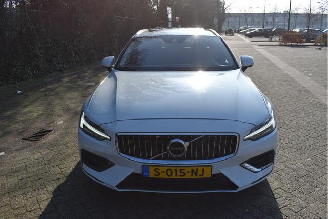 Volvo V60 2.0 T6 Recharge AWD R-Design, PLUG IN HYBRIDE ,PANORAMADAK,BOEKJES ,NAP EN ONDERHOUDSHISTORIE