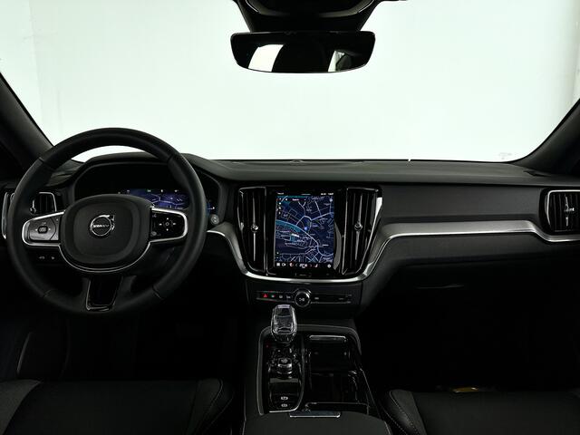 Volvo V60 T6 Aut. Plug-in hybrid AWD Plus Dark | 360º camera | Harman Kardon | Trekhaak | Panoramadak