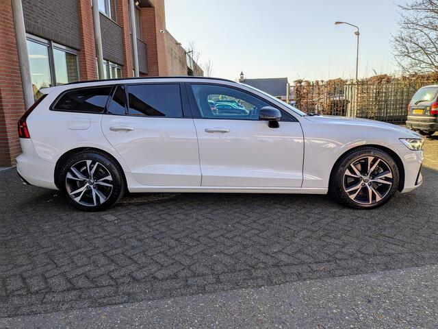 Volvo V60 2.0 T8 Recharge AWD R-Design, Four-C,Pano,HarmanKardon, Adaptive cruise,HUD.