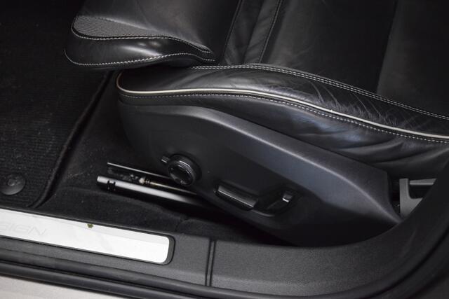Volvo V60 2.0 T6 340pk AUT8 Twin Engine AWD R-Design Harman Kardon/ Stoelverw/ Donker glas/ Apple carplay
