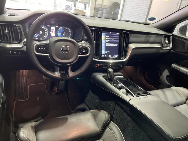 Volvo V60 T6 Recharge R-Design | Long Range | Panoramadak | Head-Up | harman/kardon | ACC | Trekhaak